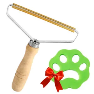 Щетка от катышек и шерсти (10х9см) + Подарок Силиконовая лапка / Щетка-бритва для чистки ковров / Двустороння щетка для чистки ковров