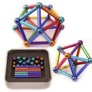 Магнитный конструктор 63 элемента / Игрушка-конструктор для детей / Головоломка палочки и шарики