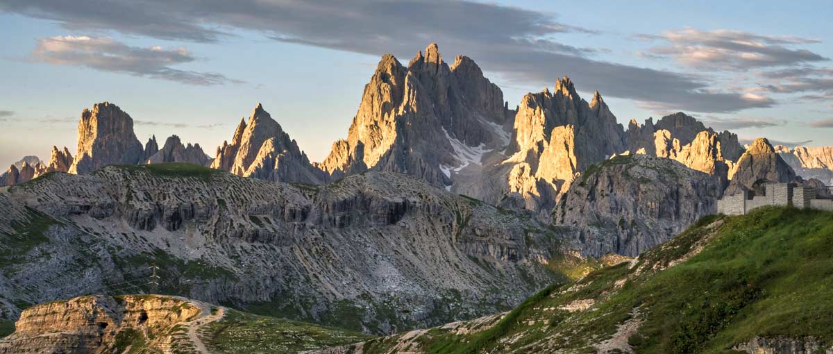 startseite-suedtirol-sehenswuerdigkeiten Angestrahlte Berggipfel, Südtirol