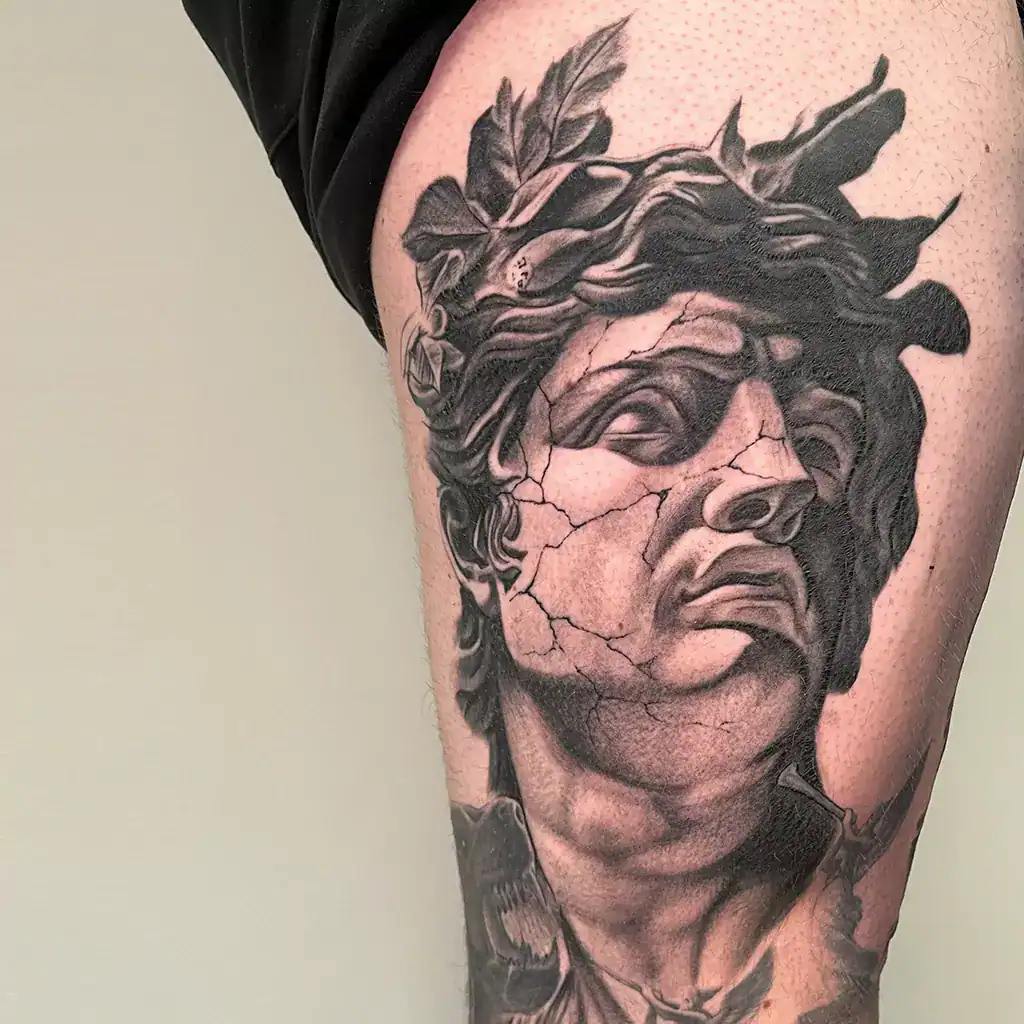 Perica Tätowierer Griechische Statue Tattoo - München