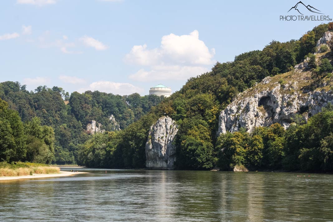 Der Donaudurchbruch mit der Befreiungshalle in Kelheim