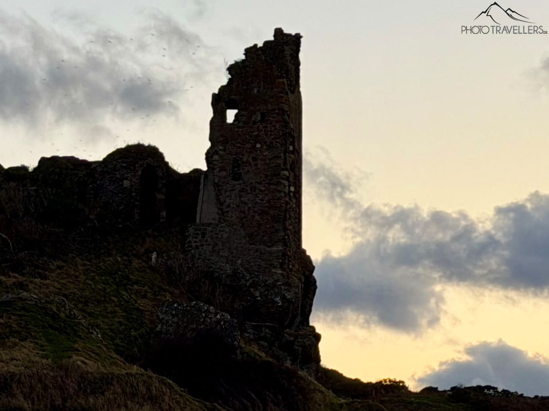 Das Dunure Castle in Schottland im Abendlicht (100-Prozent-Ausschnitt)