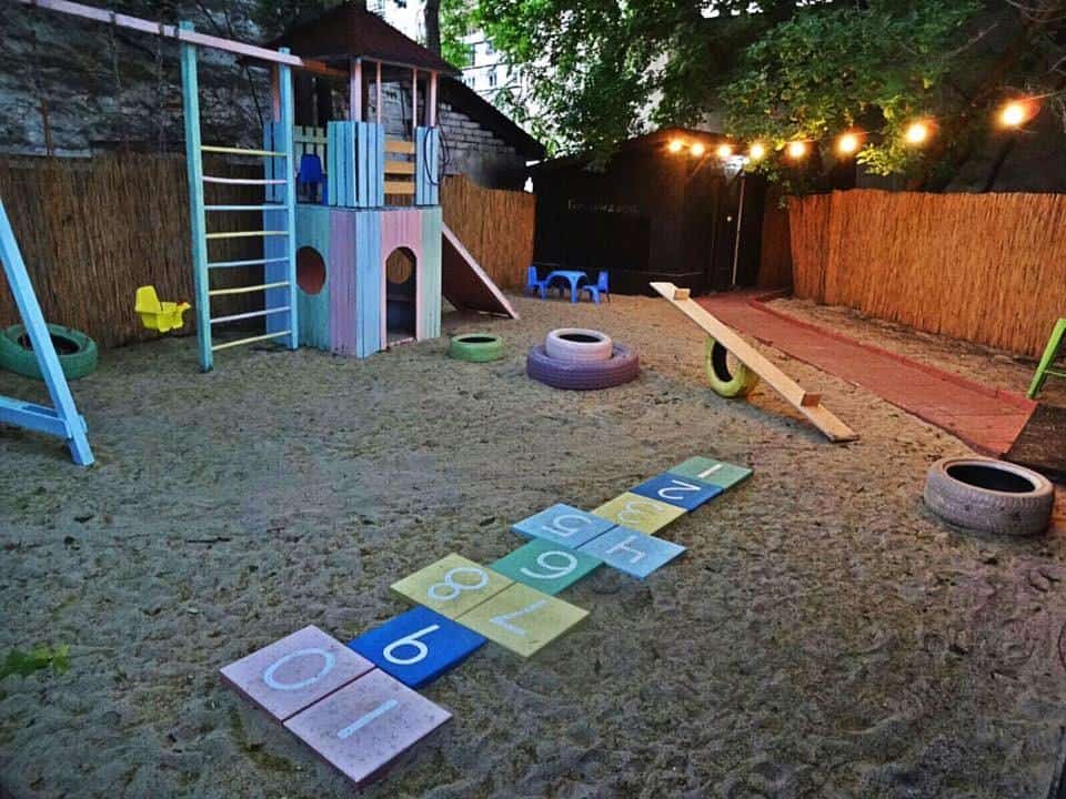 Hashtag Pub terasa cu loc de joaca pentru copii Bucuresti Hashtag Pub terasa cu loc de joaca pentru copii Bucuresti