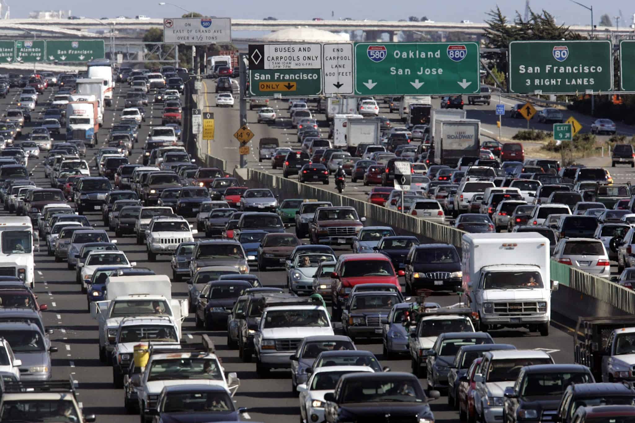 SAN FRANCISCO - JUNE 30: Traffic leaves San Francisco at the beginning of the 4th of July holiday weekend on June 30, 2006 in San Francisco, California. Despite the rising cost of gasoline, daily gasoline demand was up 0.9 percent from a year ago. According to AAA about 40.7 million Americans will travel over 50 miles or more from home during the 4th of July holiday, an increase of about 1.2 percent over last year. (Photo by David Paul Morris/Getty Images)