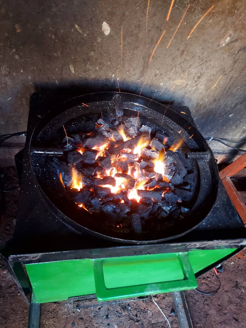 daniel-schlegel-umweltstiftung-solaroefen-in-uganda-7