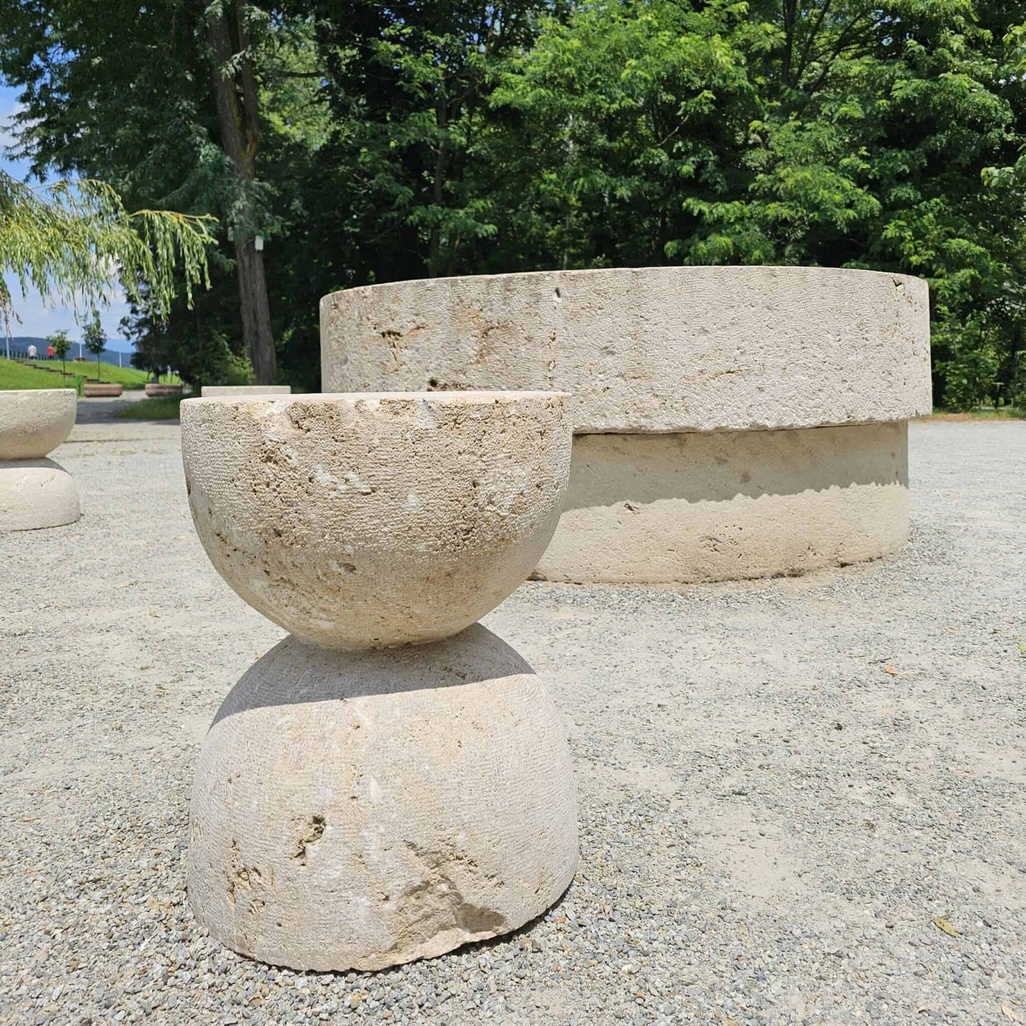 Târgu Jiu - Masa tăcerii, detaliu