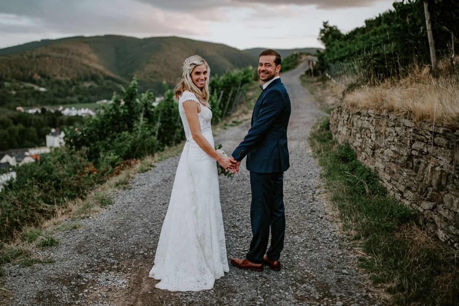 094 Hochzeitsfotograf Köln Adenbachhütte Hochzeit Adenbachhütte Hochzeit NRW Martin Luther Kirche Neuenahr Köln Bad Neuenahr Boho Vintage Hippie Elopement Vera Prinz 094 Hochzeitsfotograf Köln Adenbachhütte Hochzeit Adenbachhütte Hochzeit NRW Martin Luther Kirche Neuenahr Köln Bad Neuenahr Boho Vintage Hippie Elopement Vera Prinz