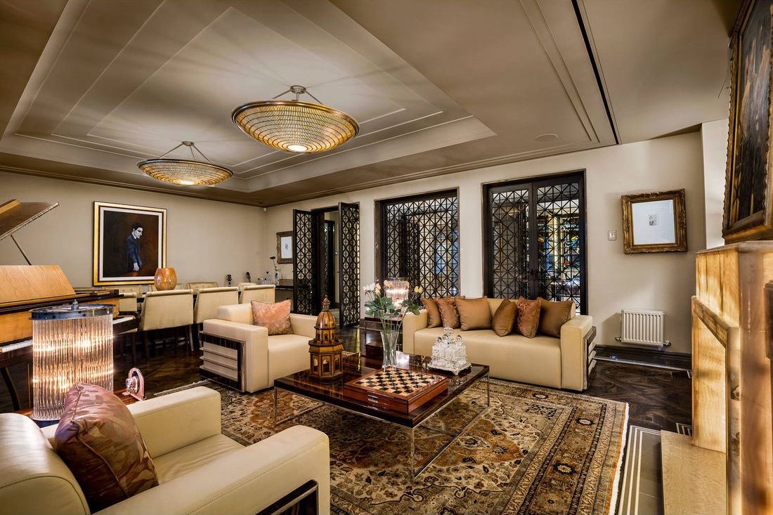 Art Deco Lounge Room