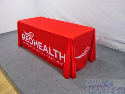 Table cloth printed red colour