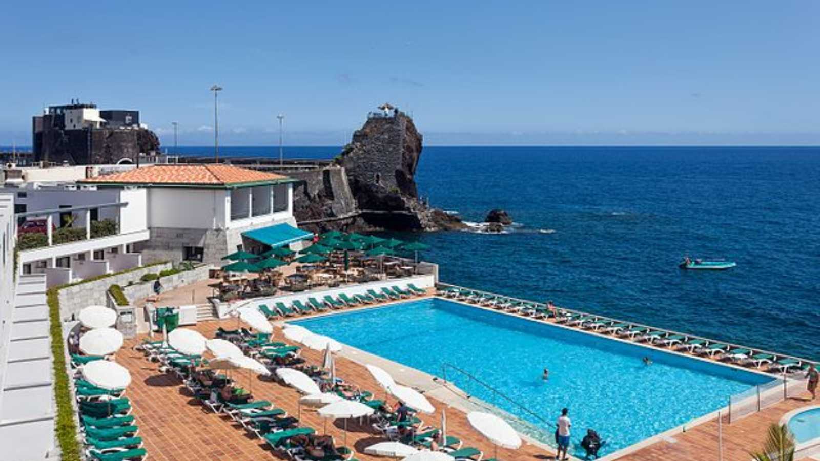 Wallet-Friendly Holiday Getaways