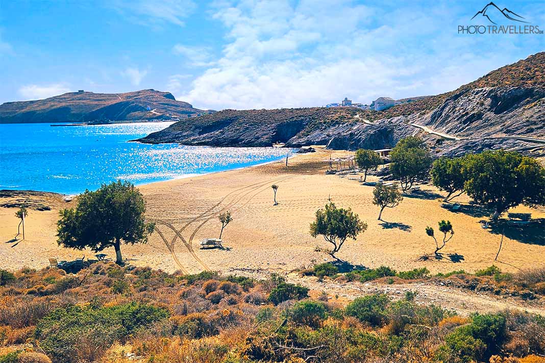 Große Bucht Lazareta mit Sandstrand und Bäumen