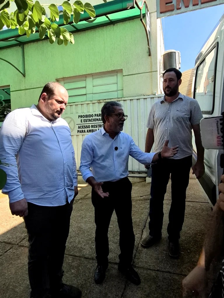 Cirurgias oftalmológicas em Castilho: 58 procedimentos mensais e 3 novos veículos reforçam a Saúde