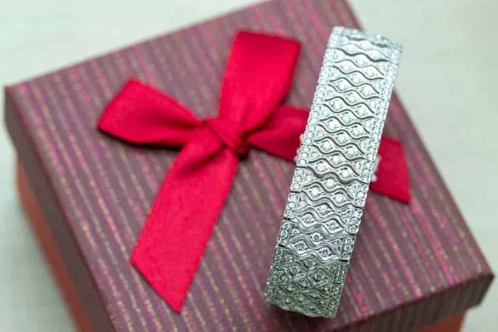 El Monte La Caja de Canarias Subasta febrero 2026 - Pulsera articulada oro blanco y brillantes