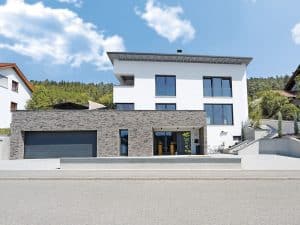 Unser Massivhaus mit bester Aussicht 1 BVH-Buhl-Frontansicht-1024x768 ©MYM