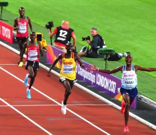 Farah Wins Third Straight World 10,000m Title in Dramatic Fashion
