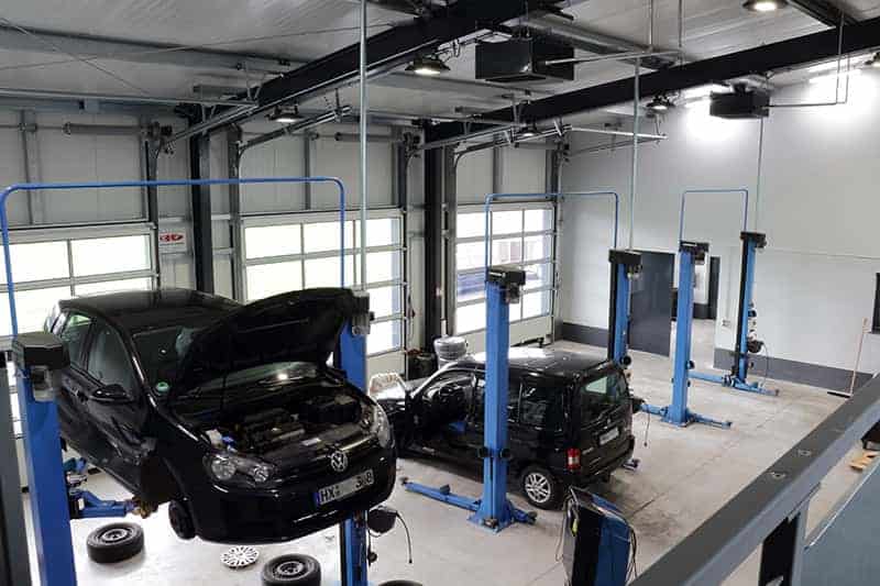 Kfz-Werkstatt von ELF Innenansicht Werkstatthalle bauen für Kfz-Werkstatt, Innenansicht