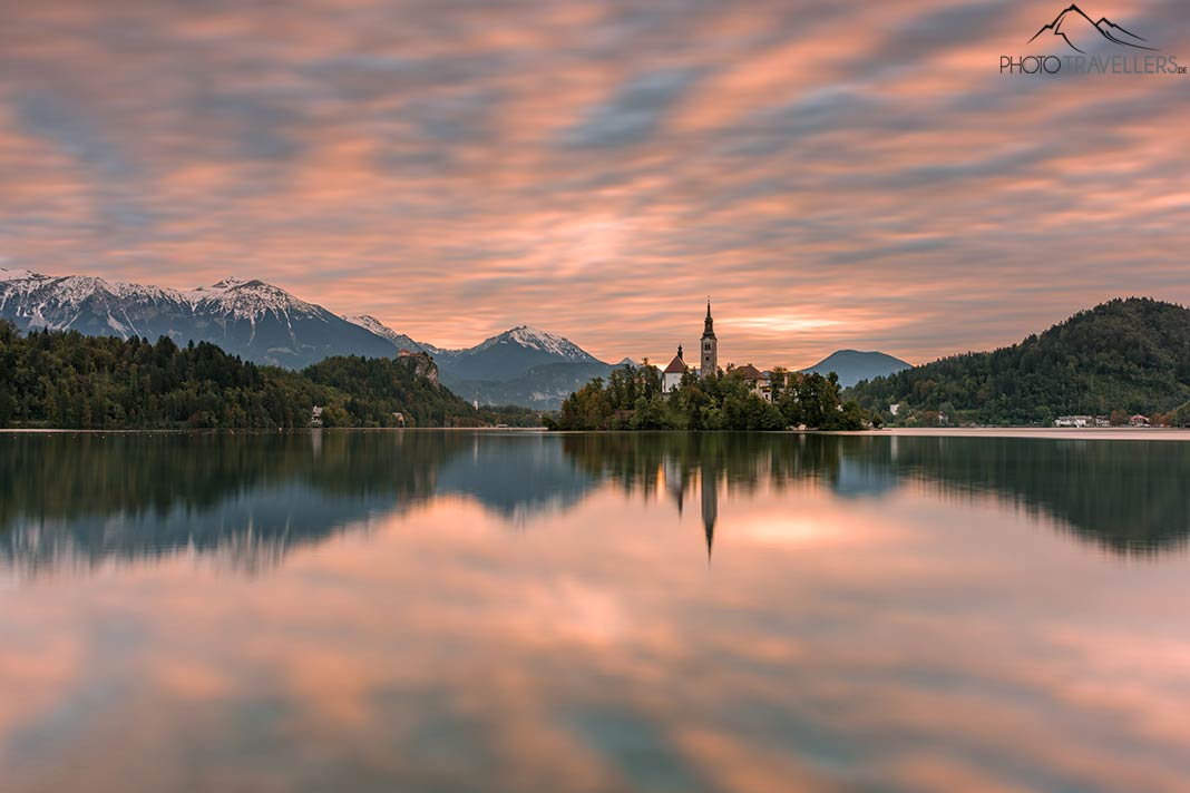 Dramatische Wolken über dem Bleder See
