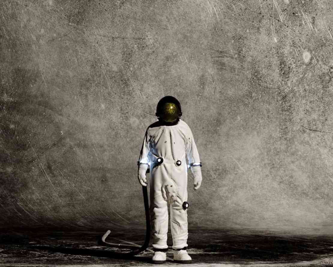 /Astronaut/