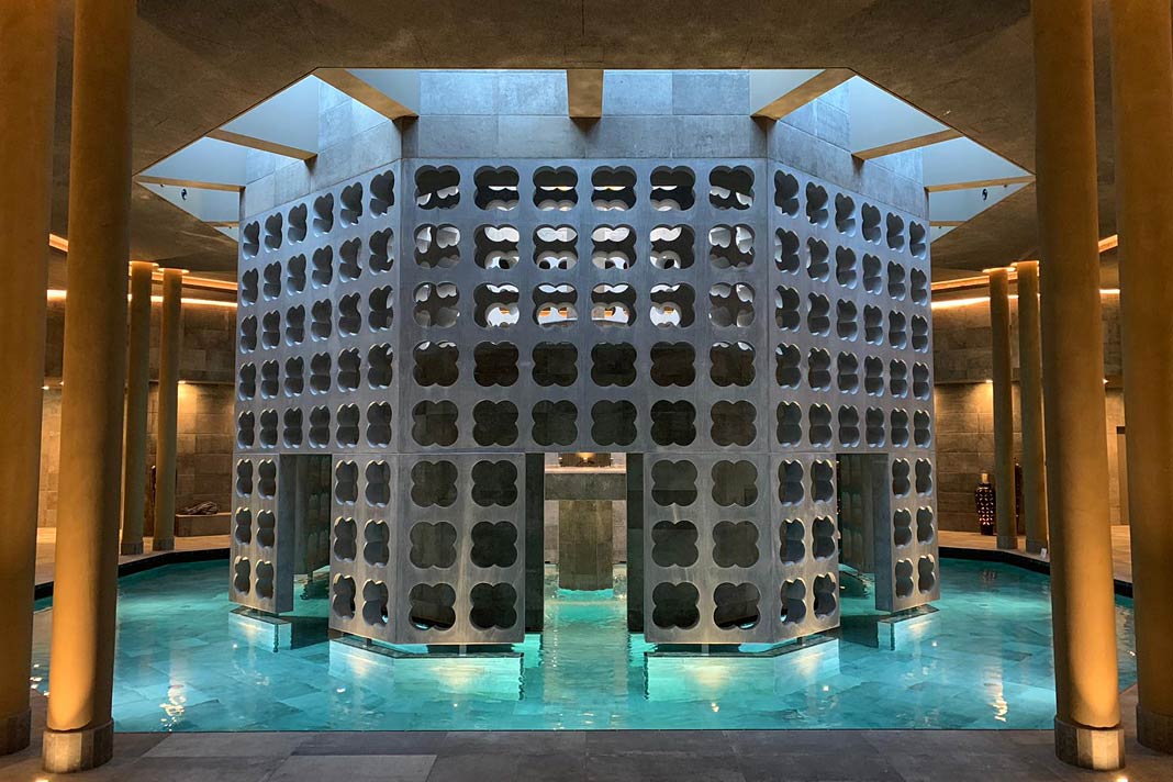 Im Inneren der Therme Laa und Silent Spa