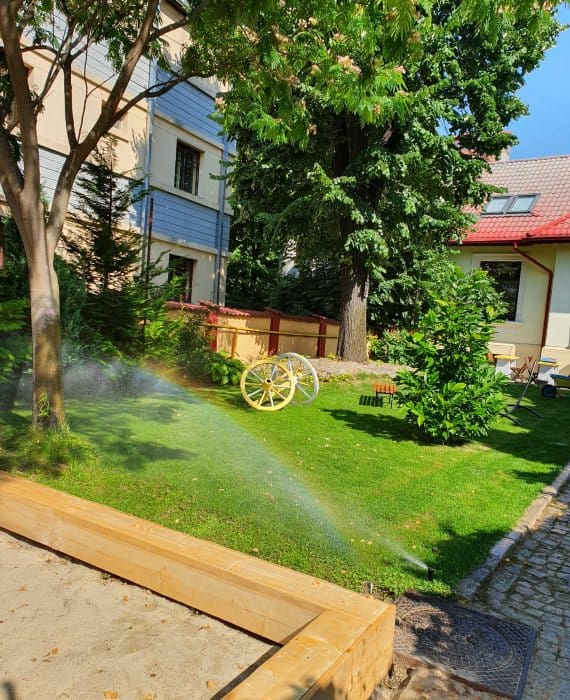 Amai Garden - Gradina cu Loc de Joaca Petreceri in Inima Bucurestiului playground outdoor