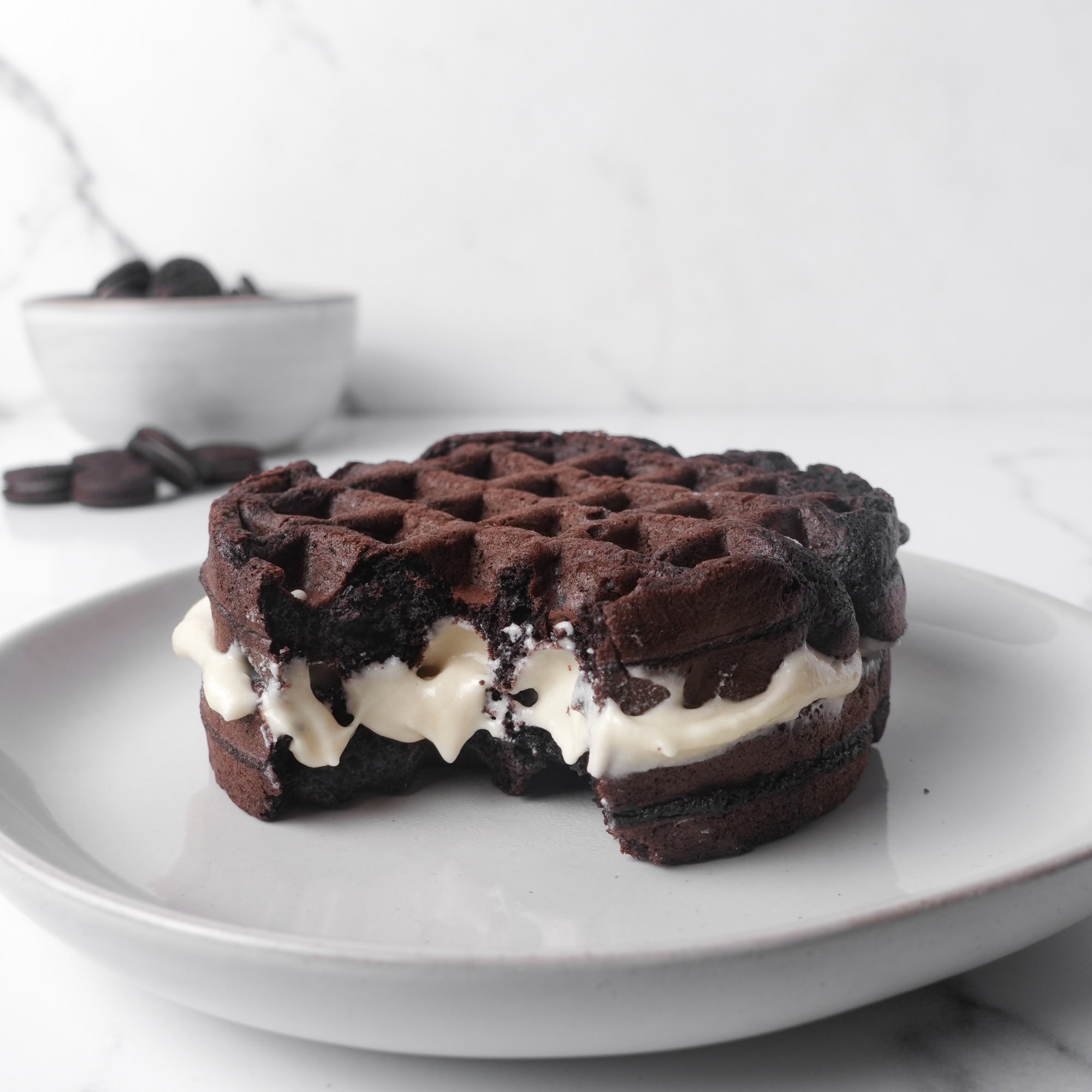 High-protein oreo waffles