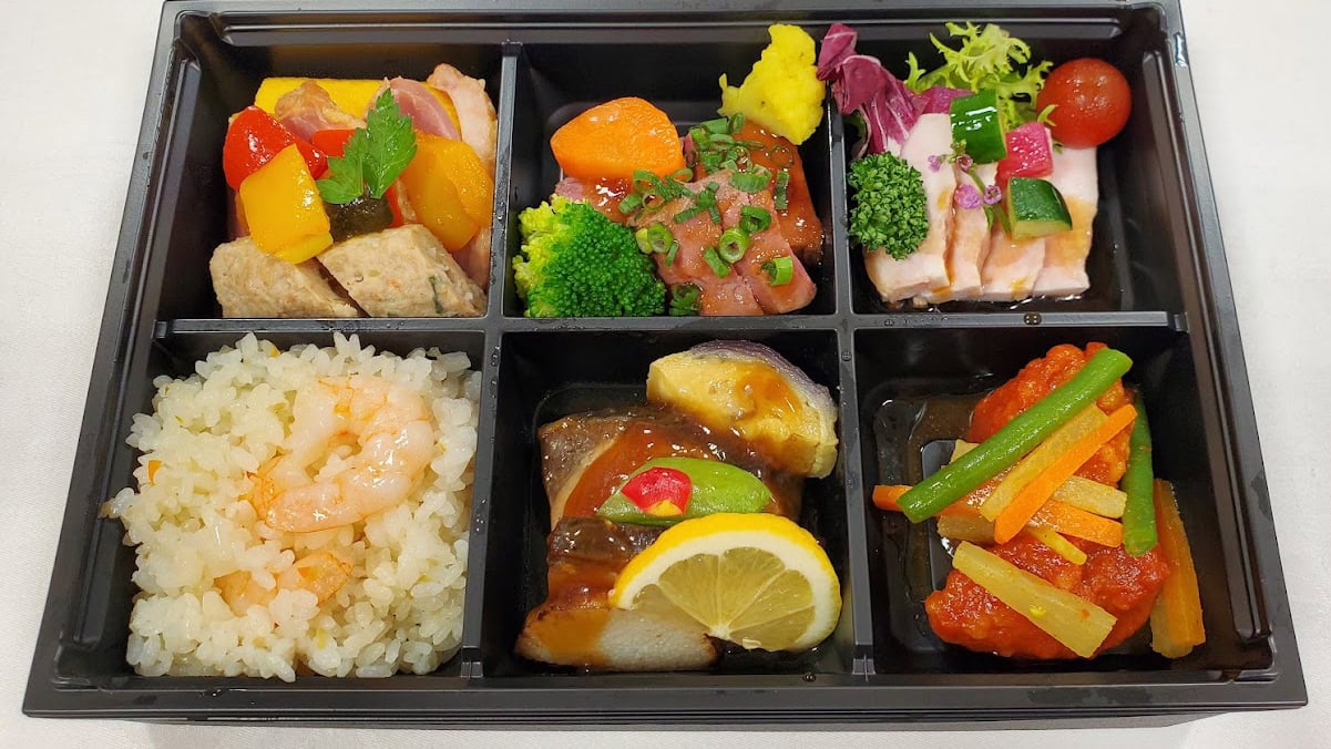 本日はロータリークラブさんのイベントに出演!コロナ前は当たり前だったこのようなパーティー出演が、今は特別に感じられる!感謝と喜びでショーマンシップ全開!皆様の反応がうれしかった☆ 3 20220619 161107 - 出張マジックショー