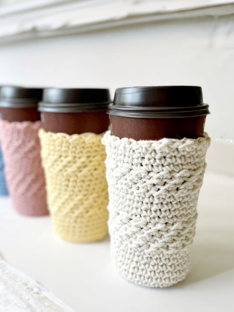 Montero cozy cowl crochet pattern with bottom