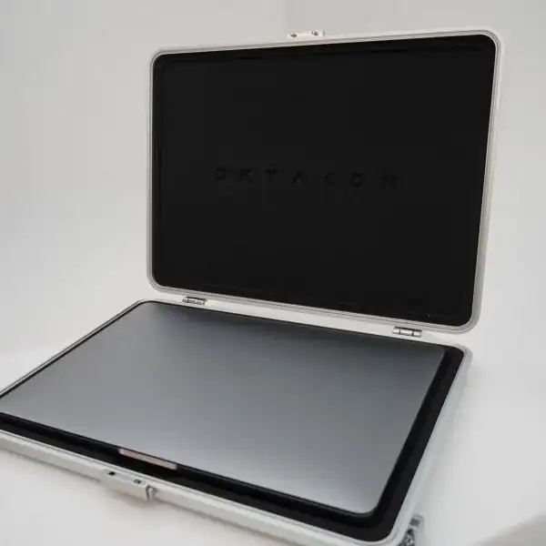macbook-pro-14-metall-case