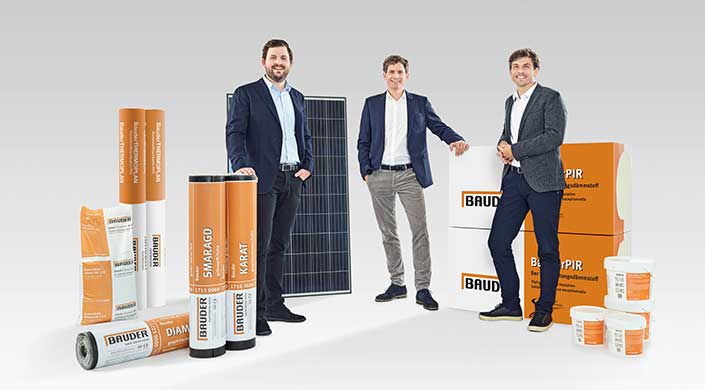 Bild von Bauder-Geschäftsführung mit Produkten