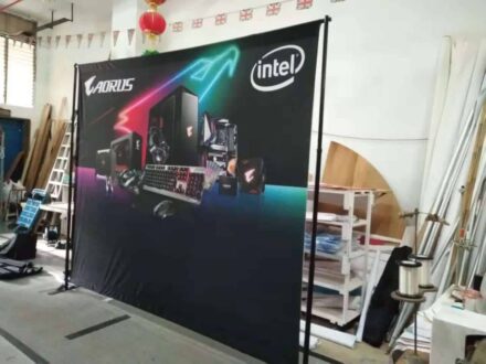 Portable backdrop stand - Black fabric banner