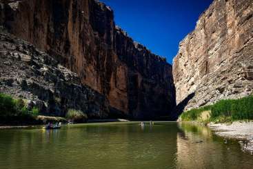 Big Bend Der Rio Grande dirchschneidet die Schluchten des Big Bend Natinalparks