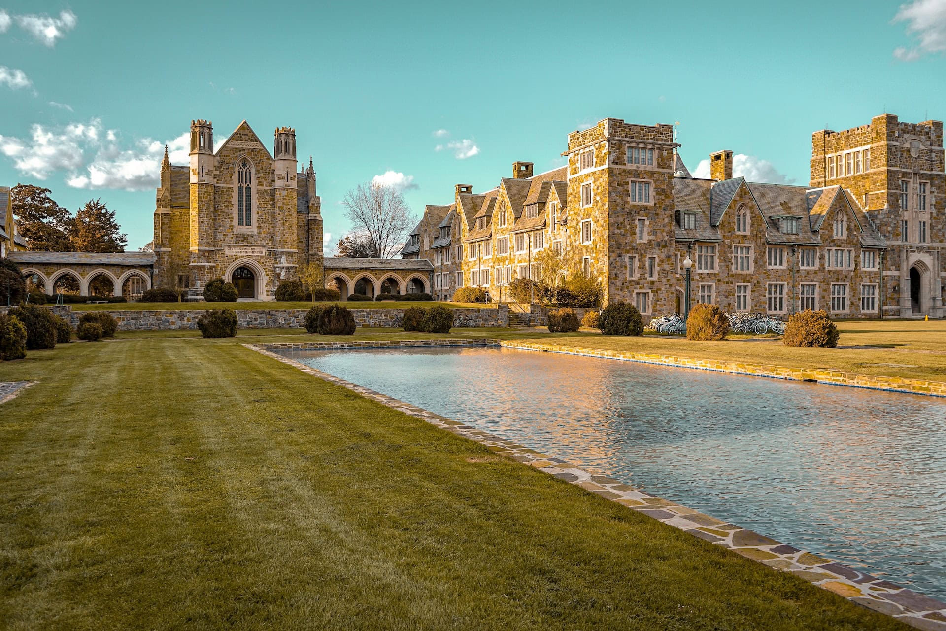 為什麼越來越多的留學生選擇尋求碩士畢業論文代寫? 2