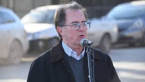 Luis Bertolini renunció a la intendencia de Plottier