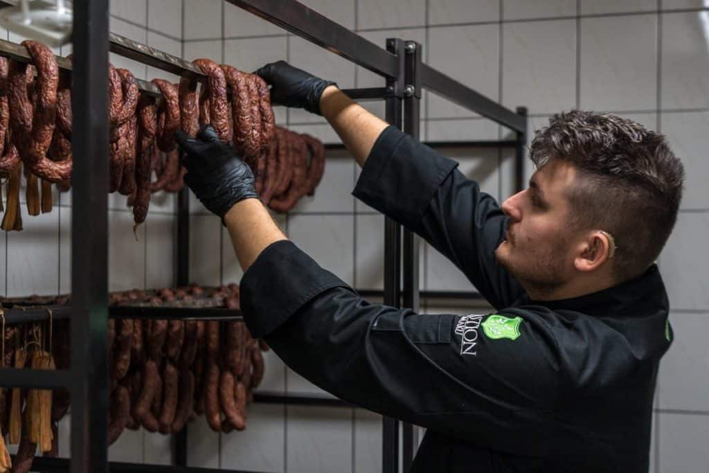 wędliny po uwędzeniu w bastionie smaku