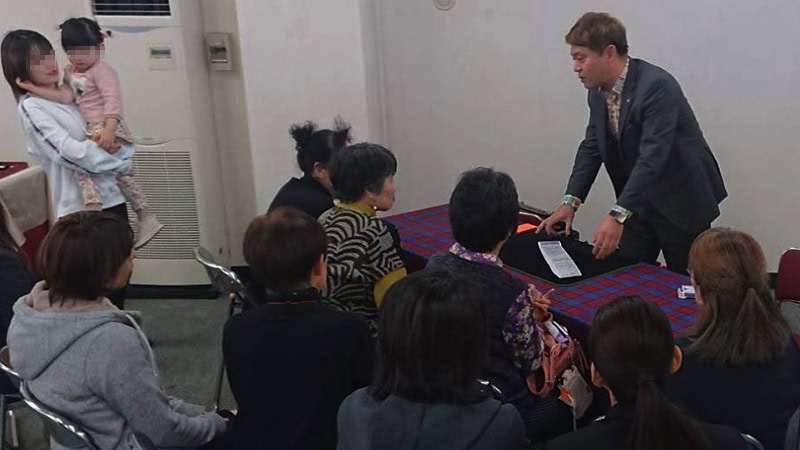 福井県敦賀市での出張マジック!プロマジシャンのテーブルマジックショー 2 テーブルマジックライブ