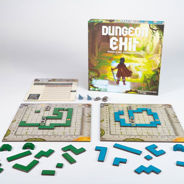 Puzzle de jeu de société Dungeon Ctil avec tuiles, figurines et plateau, parfait pour les amateurs de jeux de stratégie et de réflexion, idéal pour jouer en famille ou entre amis - Air-Gaming.