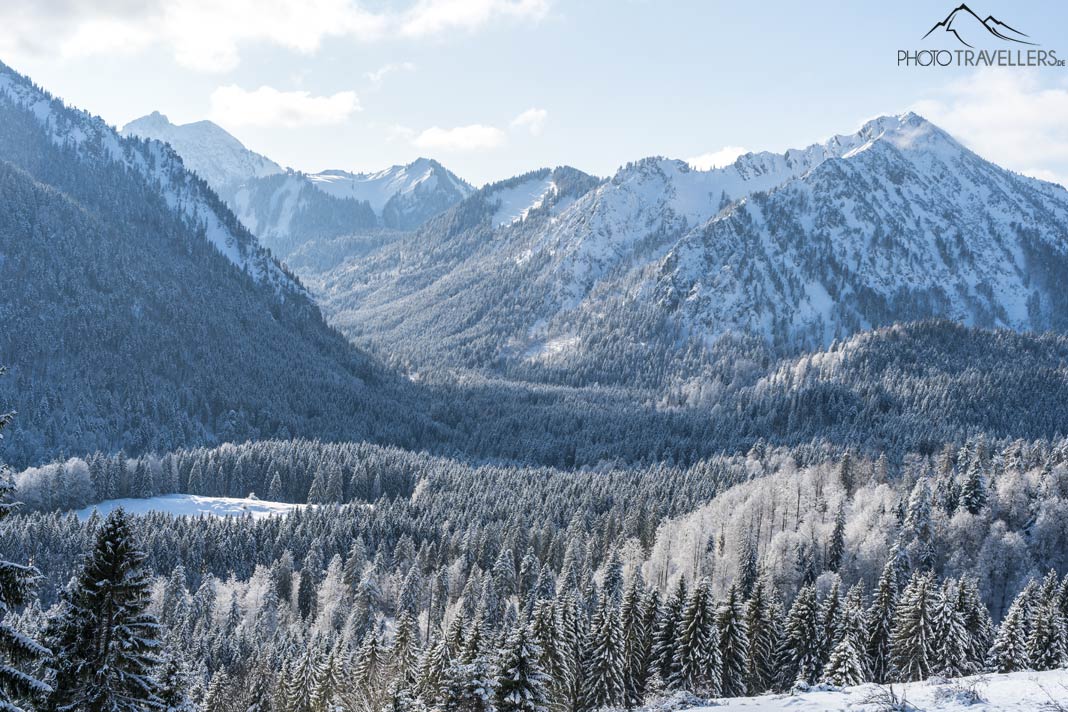 Blick auf verschneite Gipfel