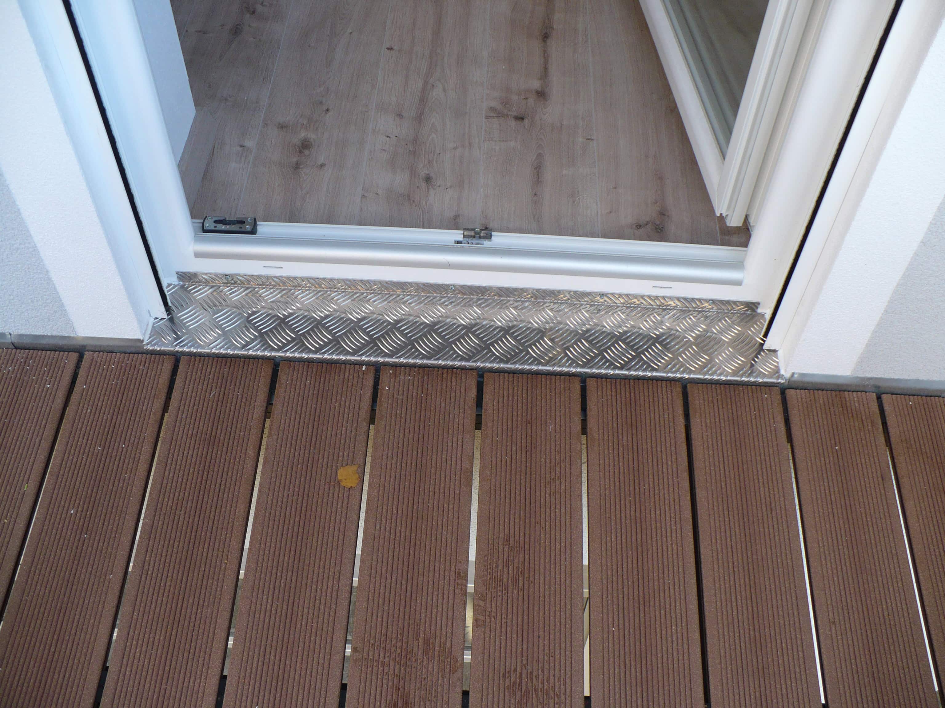 Titanzink Blechabdeckung Dachrinne