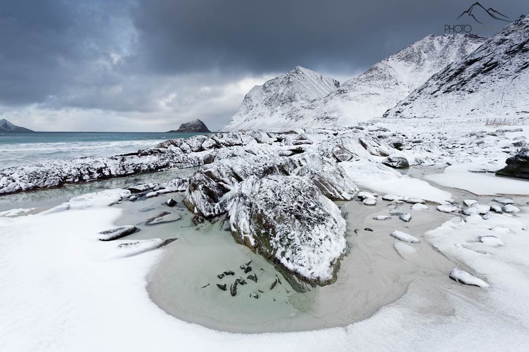 Der Haukland Beach auf den Lofoten im Winter