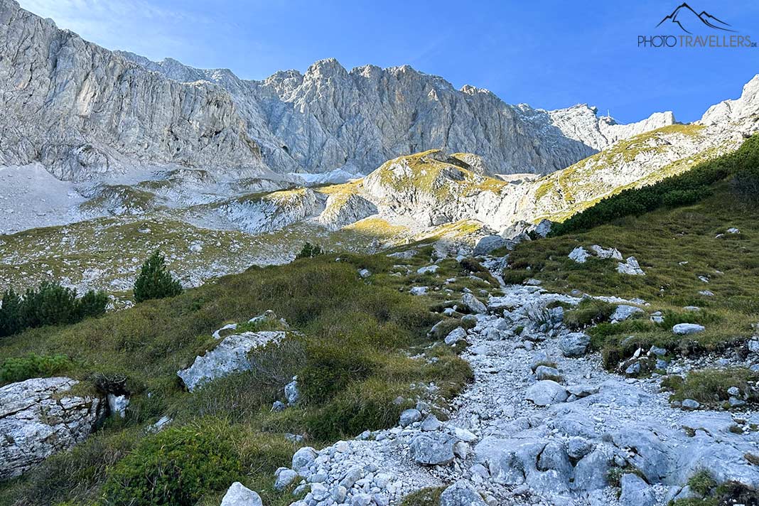 Die weite Landschaft unterhalb des Höllentalferners