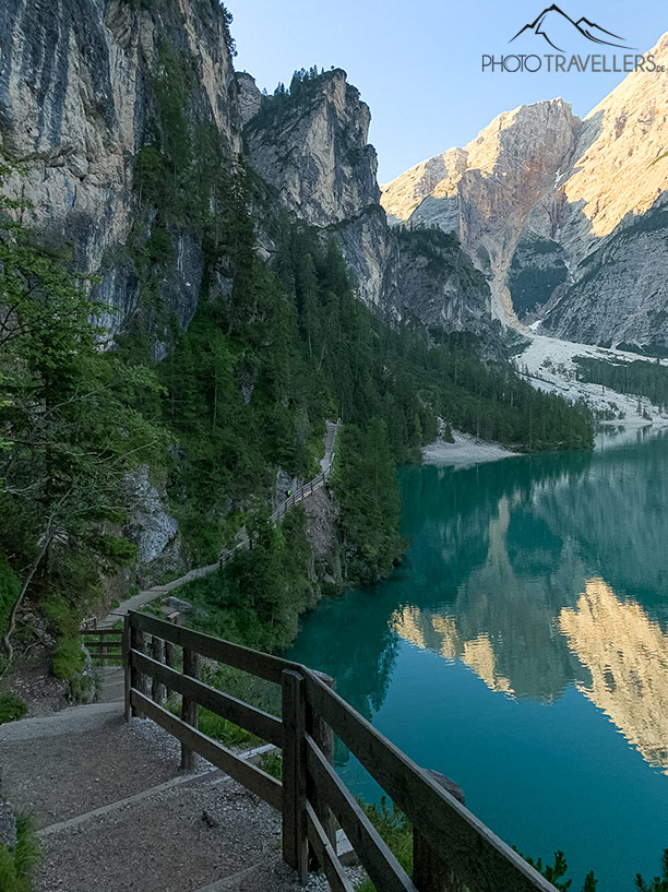 Wanderweg am Pragser Wildsee