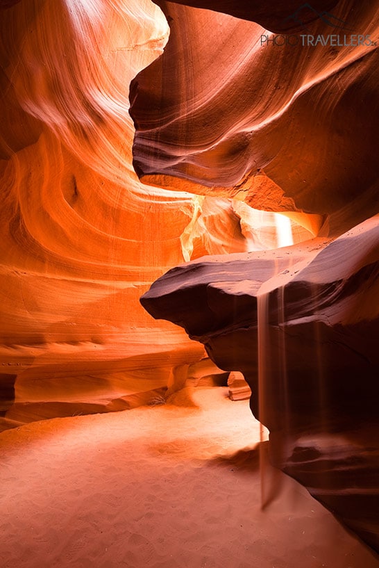 Langzeitbelichtung im Antelope Canyon mit fliessendem Sand