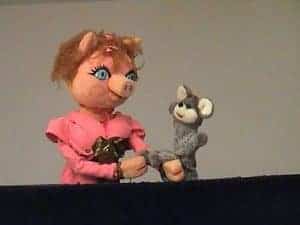 Jucărie păpușă cu personaj de teatru pentru copii Păpușă de teatru cu personaj de porc și șoarece, ideală pentru divertismentul copiilor.