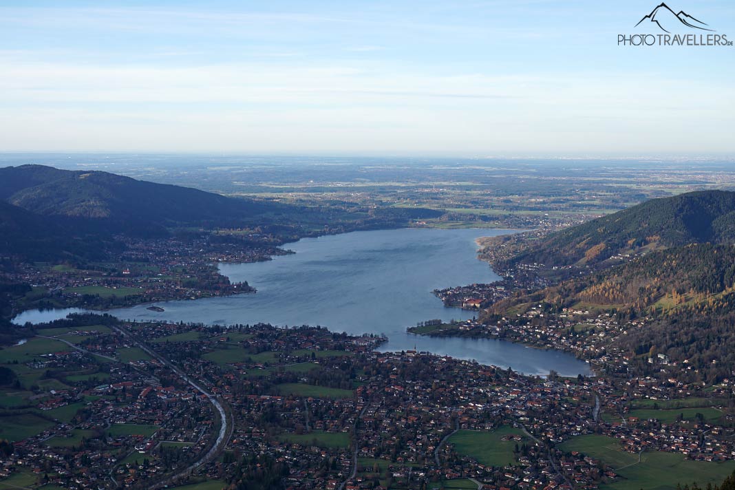 Der Blick von der Wallbergkapelle auf den Tegernsee