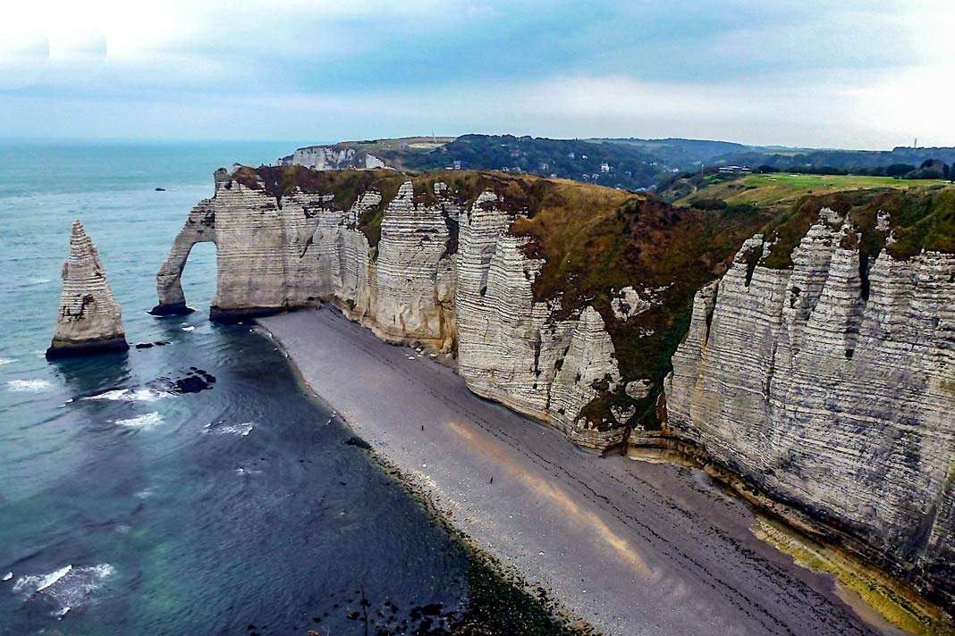 Die bekannte Steilküste von Étretat