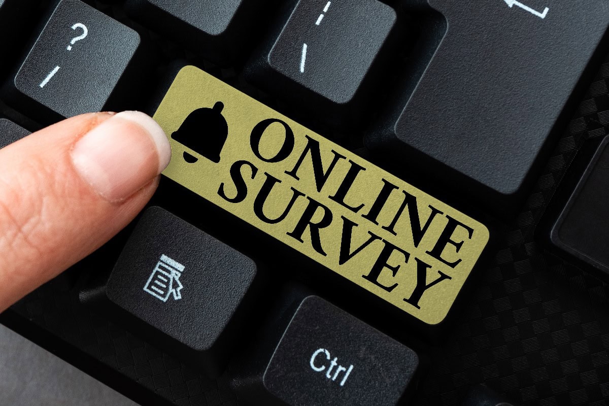 how to travel for free