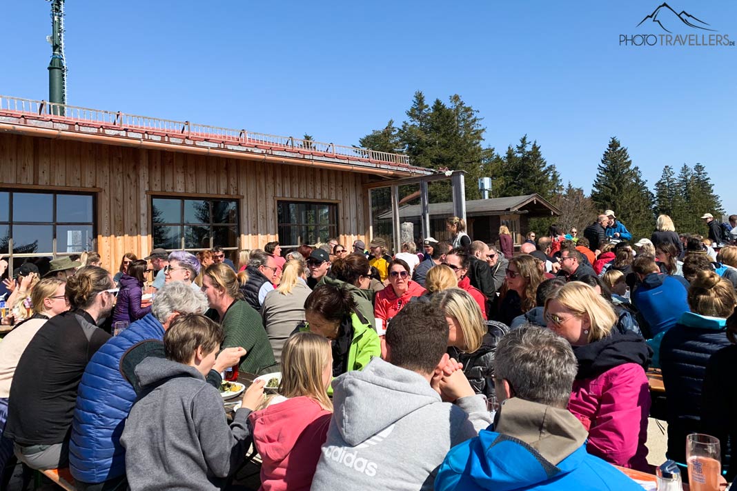 Besucher im Berggasthof Neureuth