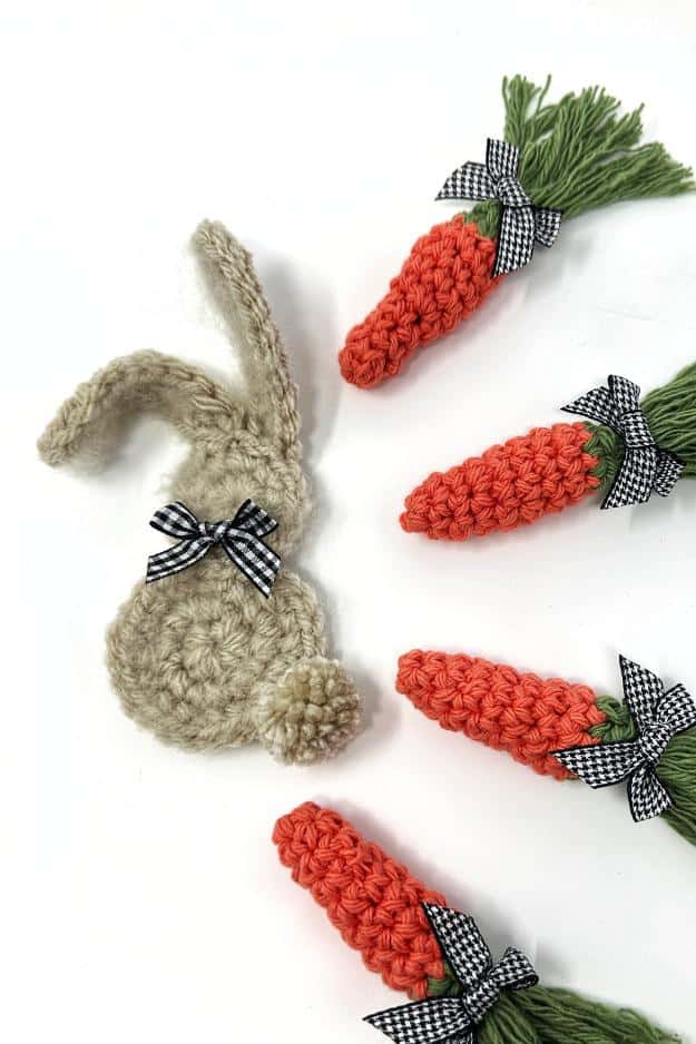 crochet bunny with mini crochet carrots