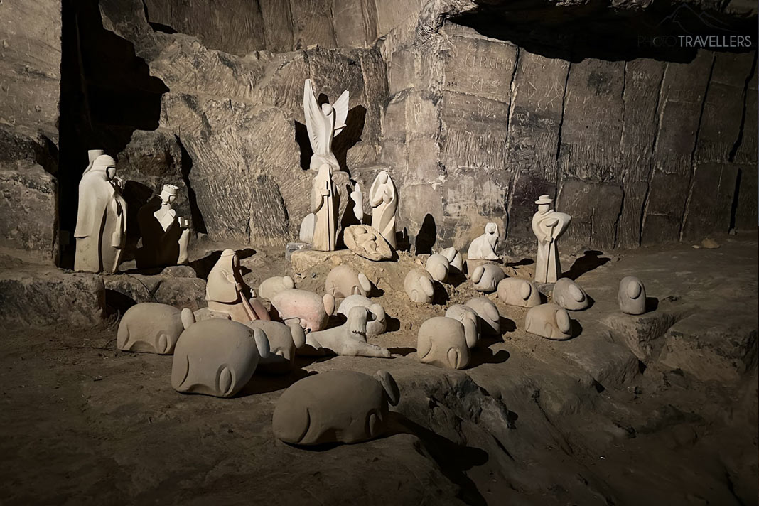 Blick in die Gemeentegrot in die Kasematten in den Niederlanden - an Weihnachten ist eine Krippe zu sehen