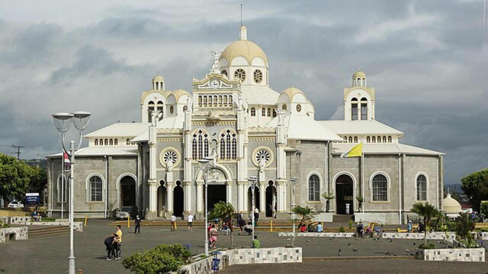 12 Countries That Are Limiting Tourism – And Why